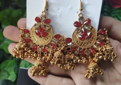 Red Ruby earrings with a touch of champagne beads