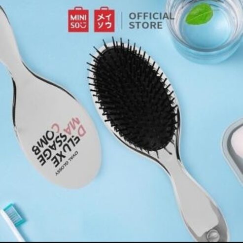 Rectangle Mirror Deluxe Massage Comb. Product surface features a metal texture treatment. It is glossy, Smooth, Rubber tips. Massage the scalp n also increases blood circulation Price Rs 450 Whatsapp Home Delivery ?03314947290