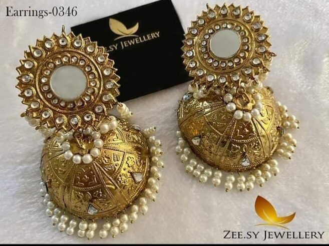 Beautiful Trendy Gold Plated Mirror Jhumky
